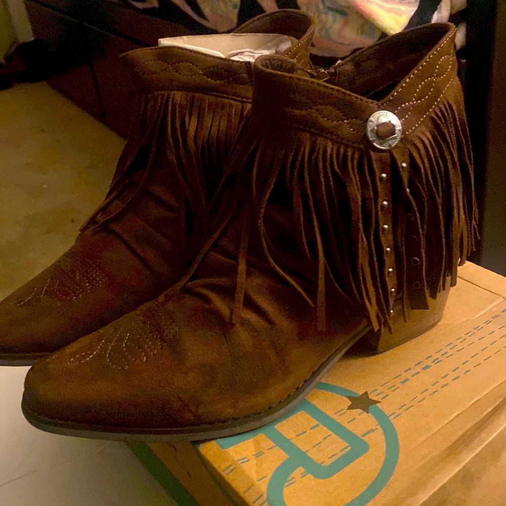 Roper brown fringe boots